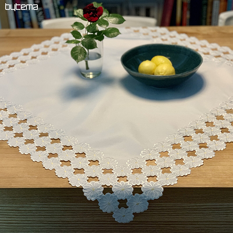 Table cloth embroidered DAISY