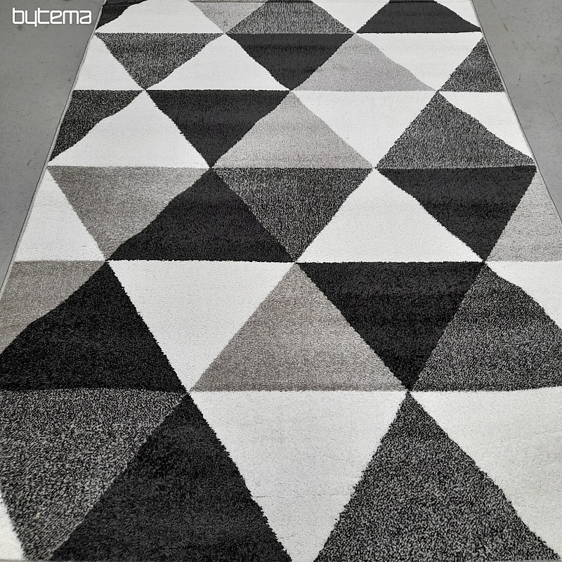 Piece carpet LOTTO triangles black / white